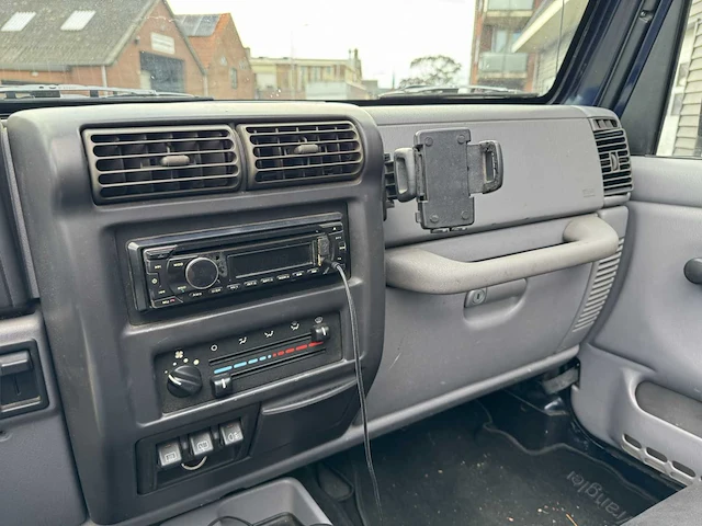 Jeep wrangler 4.0 l personenauto - afbeelding 16 van  24