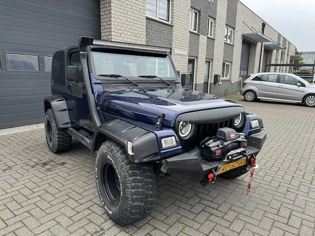 Jeep wrangler 4.0 l personenauto - afbeelding 18 van  24