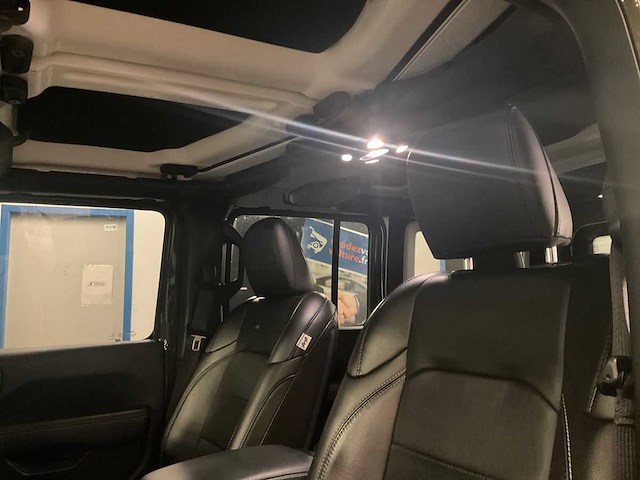 Jeep wrangler unlimited 2.0 4xe plug-in hybrid 80th anniversary 2021 | 68-60*36 - afbeelding 17 van  38