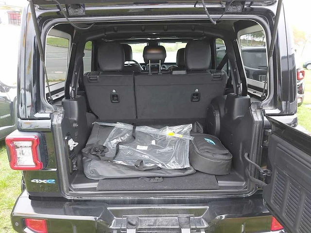 Jeep wrangler unlimited 2.0 4xe plug-in hybrid sahara irmscher2023 - afbeelding 7 van  33