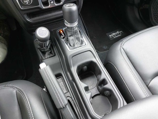 Jeep wrangler unlimited 2.0 4xe plug-in hybrid sahara irmscher2023 - afbeelding 32 van  33