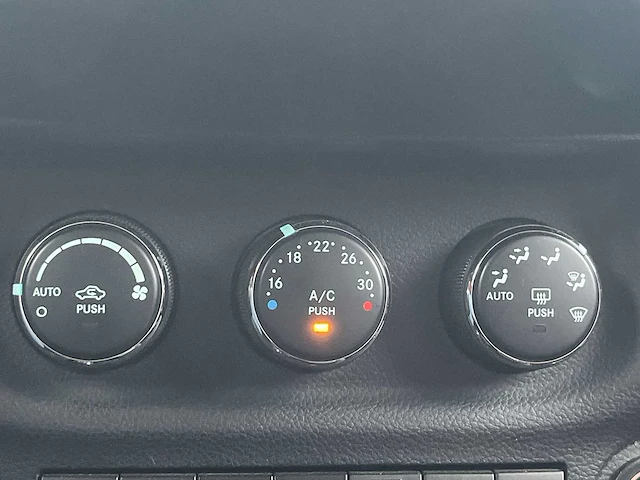 Jeep wrangler unlimited 2.8 crd sahara 2011 | t-869-db - afbeelding 10 van  25