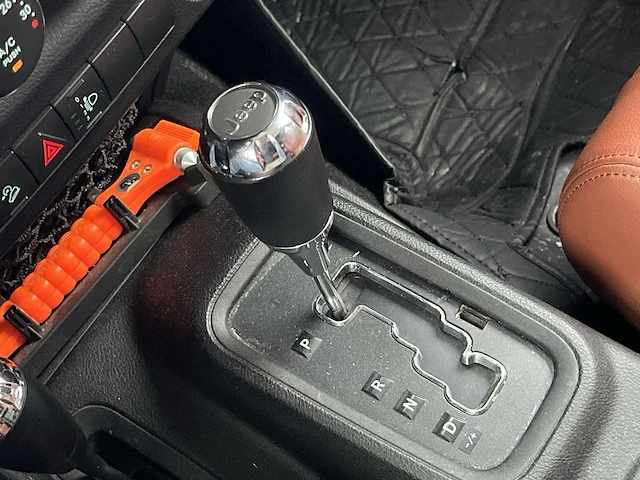 Jeep wrangler unlimited 2.8 crd sahara 2011 | t-869-db - afbeelding 11 van  25