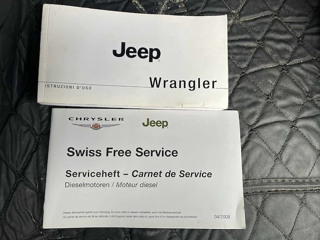 Jeep wrangler unlimited 2.8 crd sahara 2011 | t-869-db - afbeelding 17 van  25