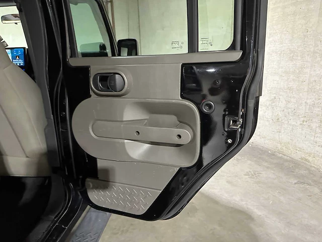 Jeep wrangler unlimited 3.8 sahara 199pk 2007, 45-nhz-8 youngtimer - afbeelding 25 van  37
