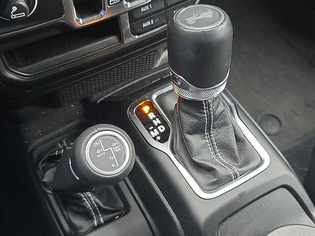 Jeep wrangler unlimited 4xe 380 sahara 2022 | z-248-hf - afbeelding 16 van  29