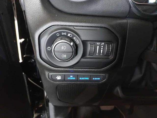 Jeep wrangler unlimited irmscher cross edition 381hp 2.0 4xe plug-in hybrid sahara 2023 - afbeelding 8 van  50