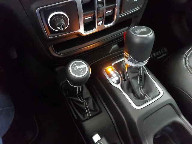 Jeep wrangler unlimited irmscher cross edition 381hp 2.0 4xe plug-in hybrid sahara 2023 - afbeelding 25 van  50