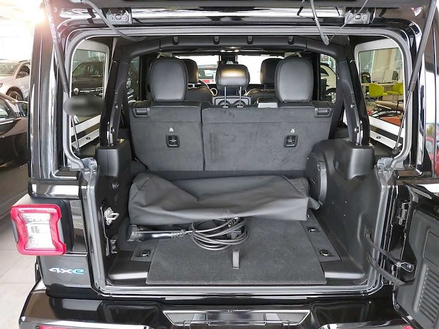 Jeep wrangler unlimited irmscher cross edition 381hp 2.0 4xe plug-in hybrid sahara 2023 - afbeelding 42 van  50