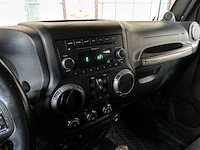 Jeep wrangler unlimited sport 3.8 v6 199pk 2011 - afbeelding 18 van  41