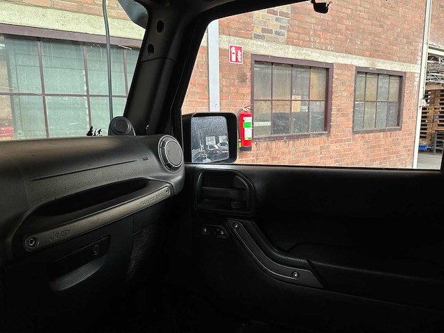 Jeep wrangler unlimited sport 3.8 v6 199pk 2011 - afbeelding 20 van  41