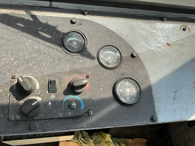 Jenbacher z65 terrein trekker (t-92-bxt) - afbeelding 7 van  7