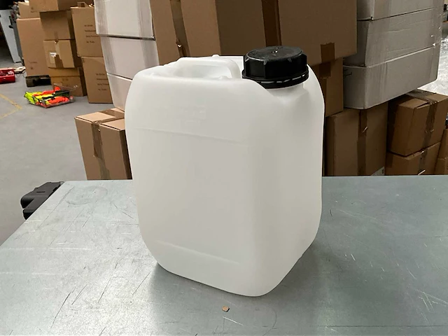 Jerrycans (115x) - afbeelding 1 van  4