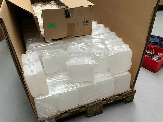 Jerrycans (500x) - afbeelding 5 van  8