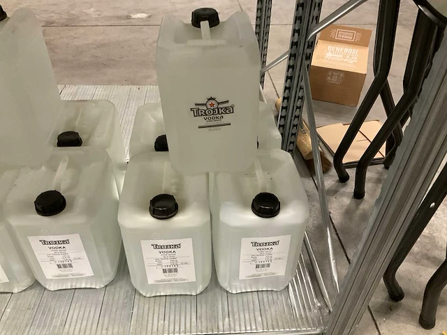 Jerrycans trojka wodka 10 liter (5x) - afbeelding 1 van  4