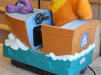 Jim henson's bear big blue house kiddy ride