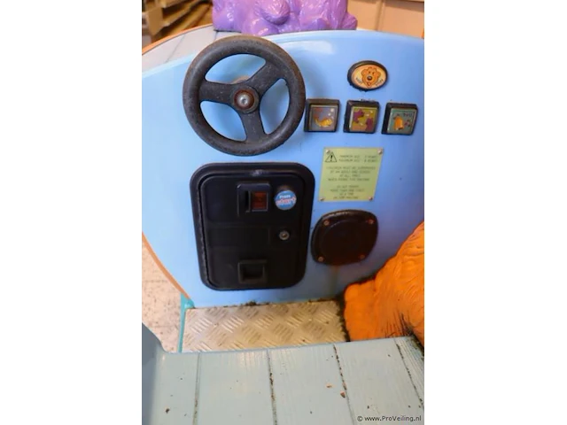 Jim henson's bear big blue house kiddy ride - afbeelding 5 van  5