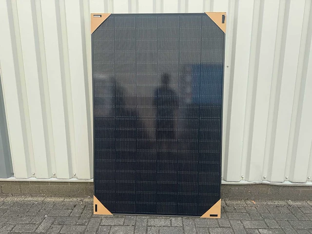 Jinko - set van 10 zonnepanelen (440 wp) - hybride omvormer - 14,4 kwh batterij - afbeelding 3 van  19