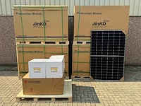 Jinko - set van 144 zonnepanelen (420 wp) en 1 goodwe 60k omvormer (totaal 60.480 wp)
