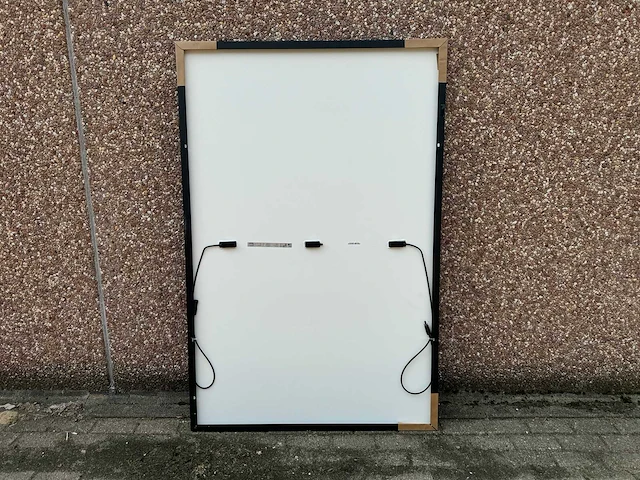Jinko - set van 144 zonnepanelen (420 wp) en 1 goodwe 60k omvormer (totaal 60.480 wp) - afbeelding 6 van  12