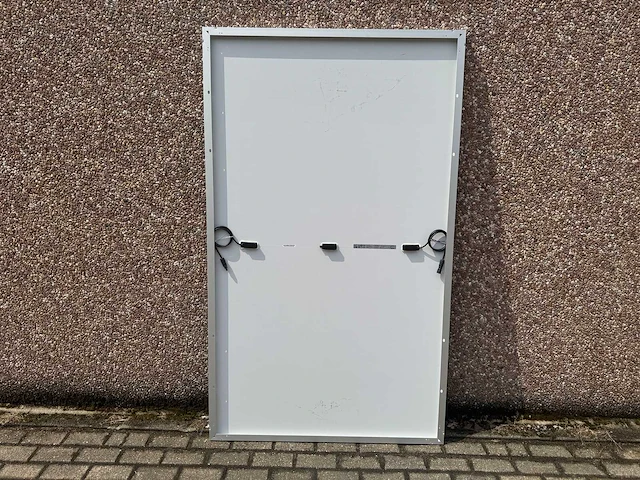 Jinko - set van 20 zonnepanelen (470 wp) met hybride omvormer 17,2 kwh batterij - afbeelding 16 van  21