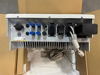Jinko - set van 20 zonnepanelen (470 wp) met hybride omvormer (3-fase 8 kw) en 12,9 kwh batterij - afbeelding 17 van  21