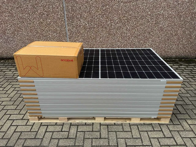 Jinko - set van 20 zonnepanelen (470 wp) met hybride omvormer (3-fase 8 kw) en 12,9 kwh batterij - afbeelding 2 van  21