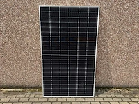 Jinko - set van 20 zonnepanelen (470 wp) met hybride omvormer (3-fase 8 kw) en 12,9 kwh batterij - afbeelding 3 van  21