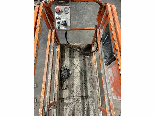 Jlg - cm-1732 - hoogwerker - afbeelding 5 van  14