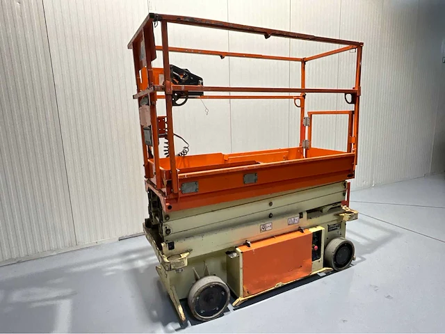 Jlg -6rs - hoogwerker, bj. 2015 werkhoogte 7.8m, uitschuifbaar tot 2.55m, 315 uur - afbeelding 13 van  16