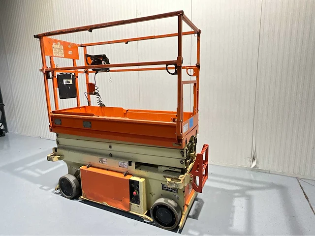 Jlg -6rs - hoogwerker, bj. 2015 werkhoogte 7.8m, uitschuifbaar tot 2.55m, 315 uur - afbeelding 15 van  16