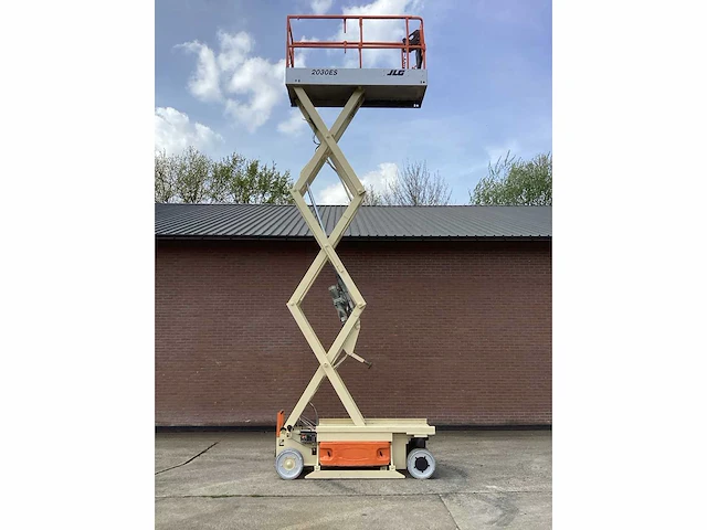 Jlg 2030es hoogwerker - afbeelding 7 van  9