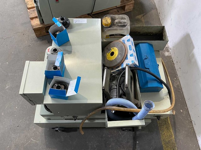 Joen lih - jl-3a818 - surface grinding machine - 2004 - afbeelding 8 van  18