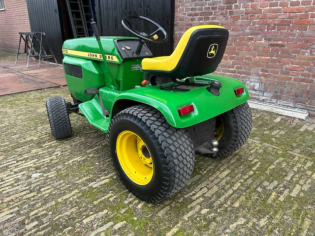 John deere - 1977 - 210 - oldtimer tractor - afbeelding 2 van  12