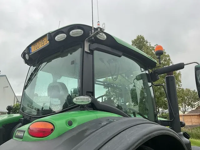 John deere - 6215r ultimate command pro - vierwielaangedreven landbouwtractor - afbeelding 16 van  41