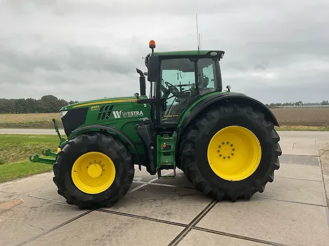 John deere - 6215r ultimate command pro - vierwielaangedreven landbouwtractor - afbeelding 12 van  41