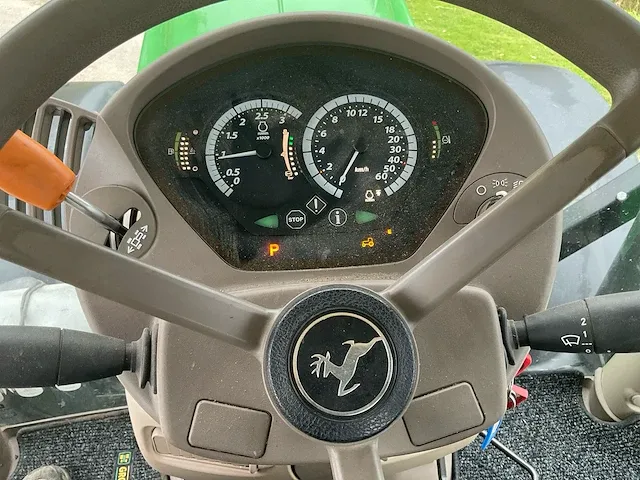 John deere - 6215r ultimate command pro - vierwielaangedreven landbouwtractor - afbeelding 26 van  41