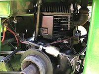 John deere 110 oldtimer tractor - afbeelding 11 van  12
