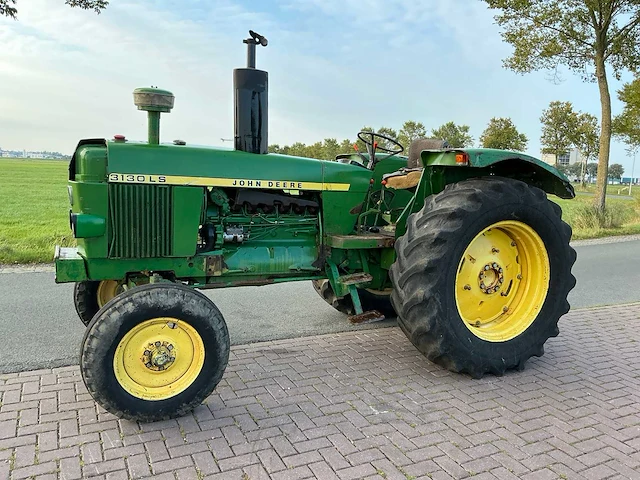 John deere 3130 tweewielaangedreven landbouwtractor - afbeelding 1 van  18