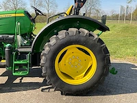 John deere 5050e vierwielaangedreven landbouwtractor - afbeelding 3 van  22