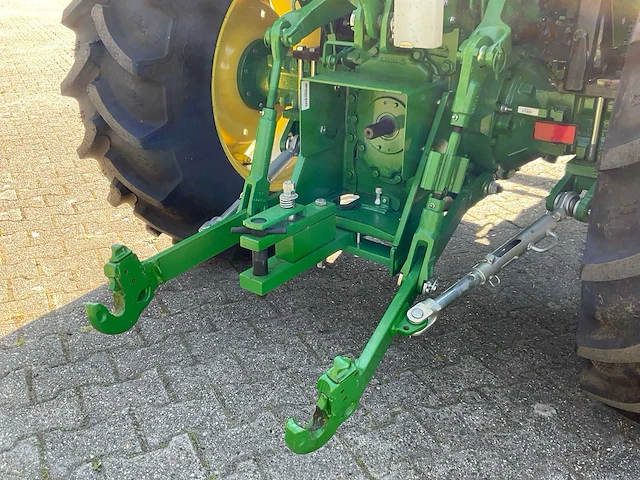 John deere 5050e vierwielaangedreven landbouwtractor - afbeelding 8 van  22