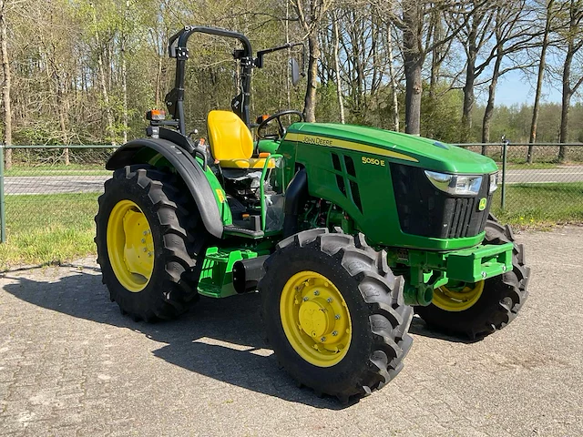 John deere 5050e vierwielaangedreven landbouwtractor - afbeelding 18 van  22