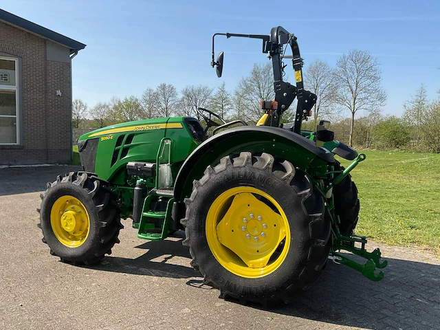 John deere 5050e vierwielaangedreven landbouwtractor - afbeelding 20 van  22