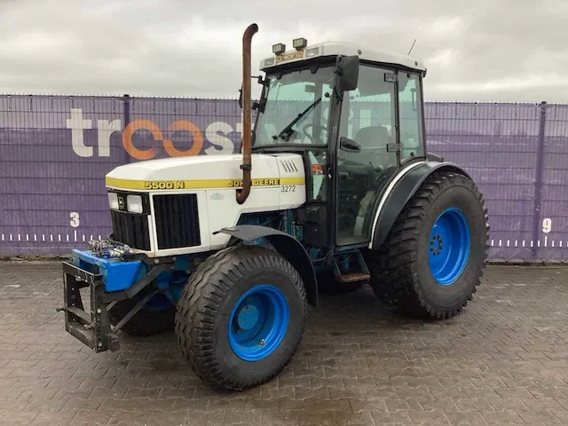 John deere 5500n trekker/tractor - afbeelding 1 van  12
