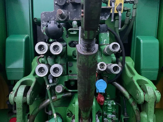 John deere 6420 powerquad vierwielaangedreven landbouwtractor - afbeelding 18 van  35