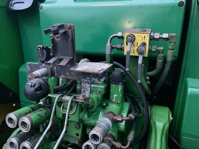John deere 6420 powerquad vierwielaangedreven landbouwtractor - afbeelding 19 van  35