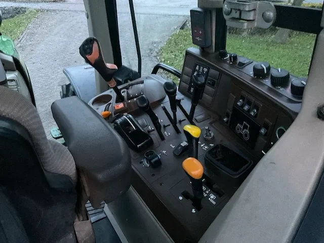 John deere 6420 powerquad vierwielaangedreven landbouwtractor - afbeelding 23 van  35