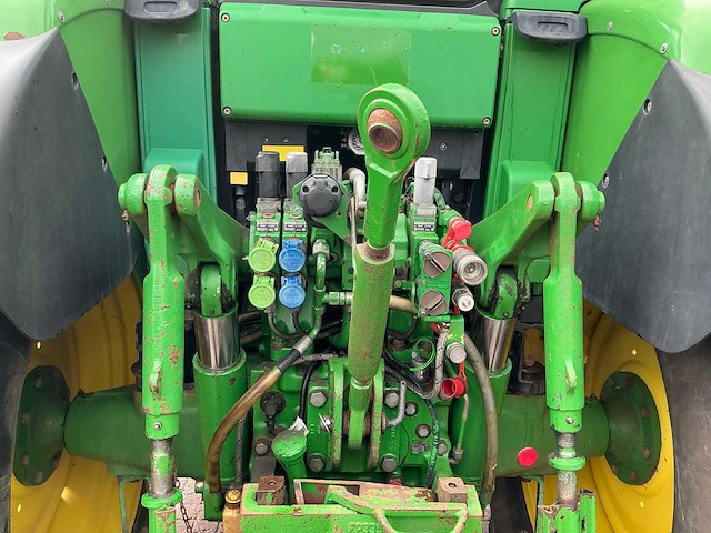 John deere 6830 vierwielaangedreven landbouwtractor - afbeelding 7 van  47