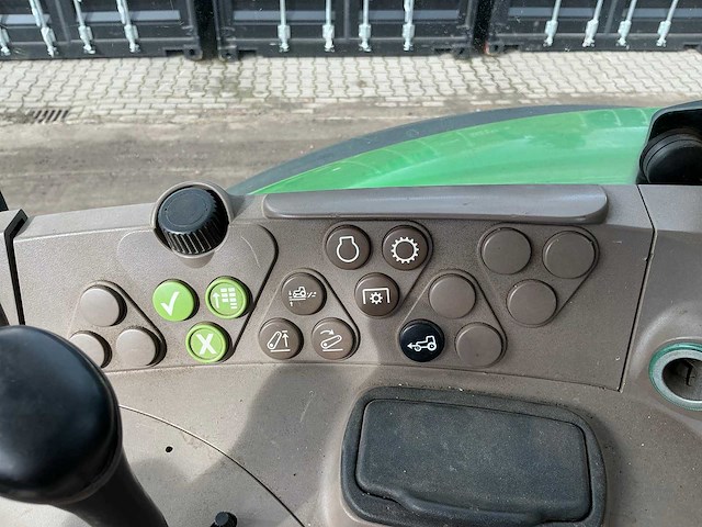 John deere 6830 vierwielaangedreven landbouwtractor - afbeelding 21 van  47