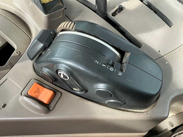 John deere 6830 vierwielaangedreven landbouwtractor - afbeelding 24 van  47